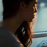 "מנורי תאורה גמישים בעלי הסתגלות גבוהה <br>פותרים בצורה מושלמת אתגרי תאורת בניין לא סדירה"