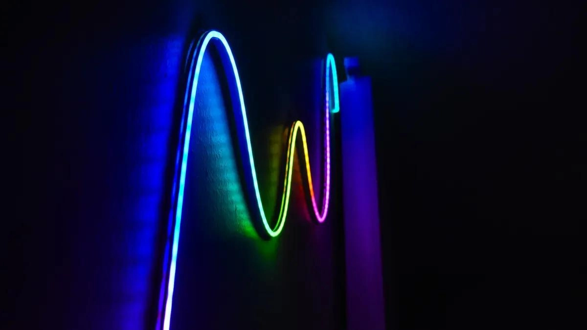 כיצד 50 מ' ריצה רציפה LED Flex מבטיח בהירות אחידה